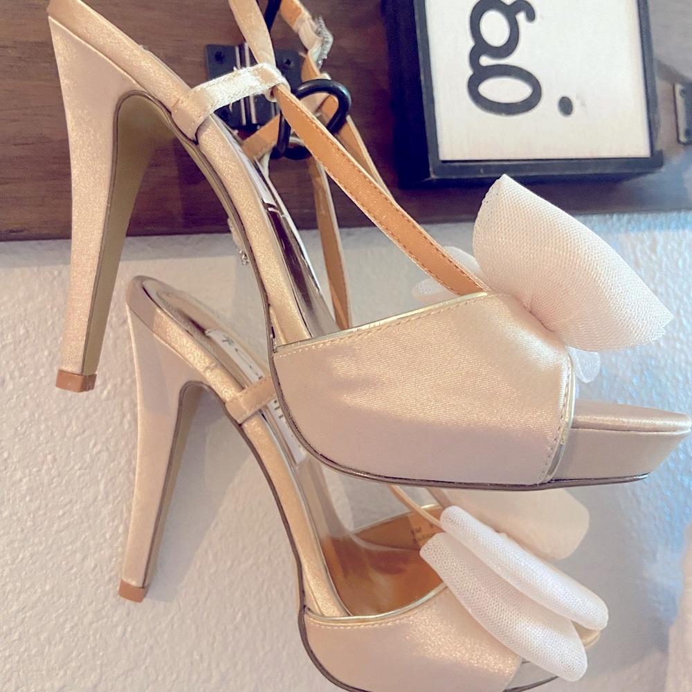 Women’s never worn Heels